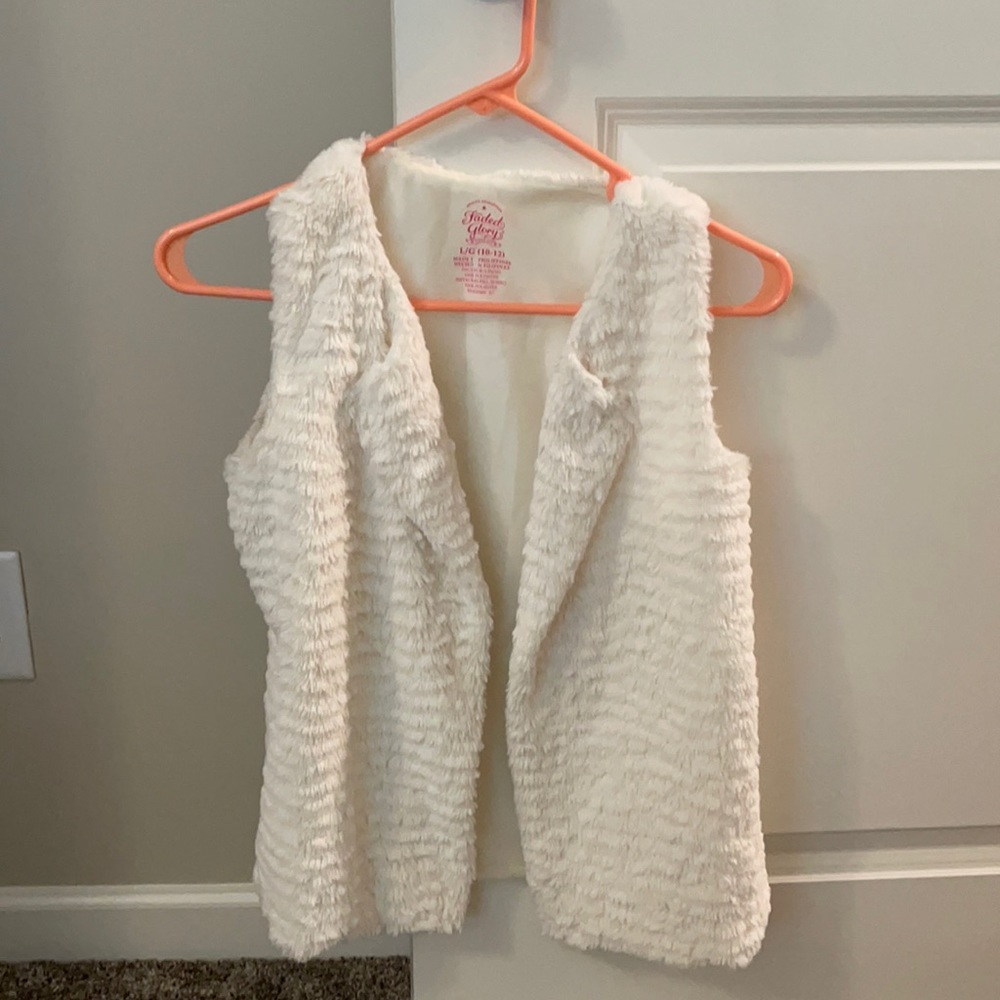 Girls 10/12 cream faded glory vest.